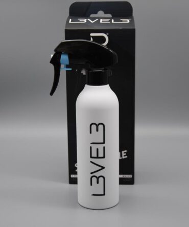 L3VEL3 Sprühflasche Farbe weiß mit rutschfester Soft-Touch-Oberfläche