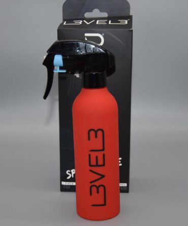 L3VEL3 Sprühflasche Farbe rot mit rutschfester Soft-Touch-Oberfläche